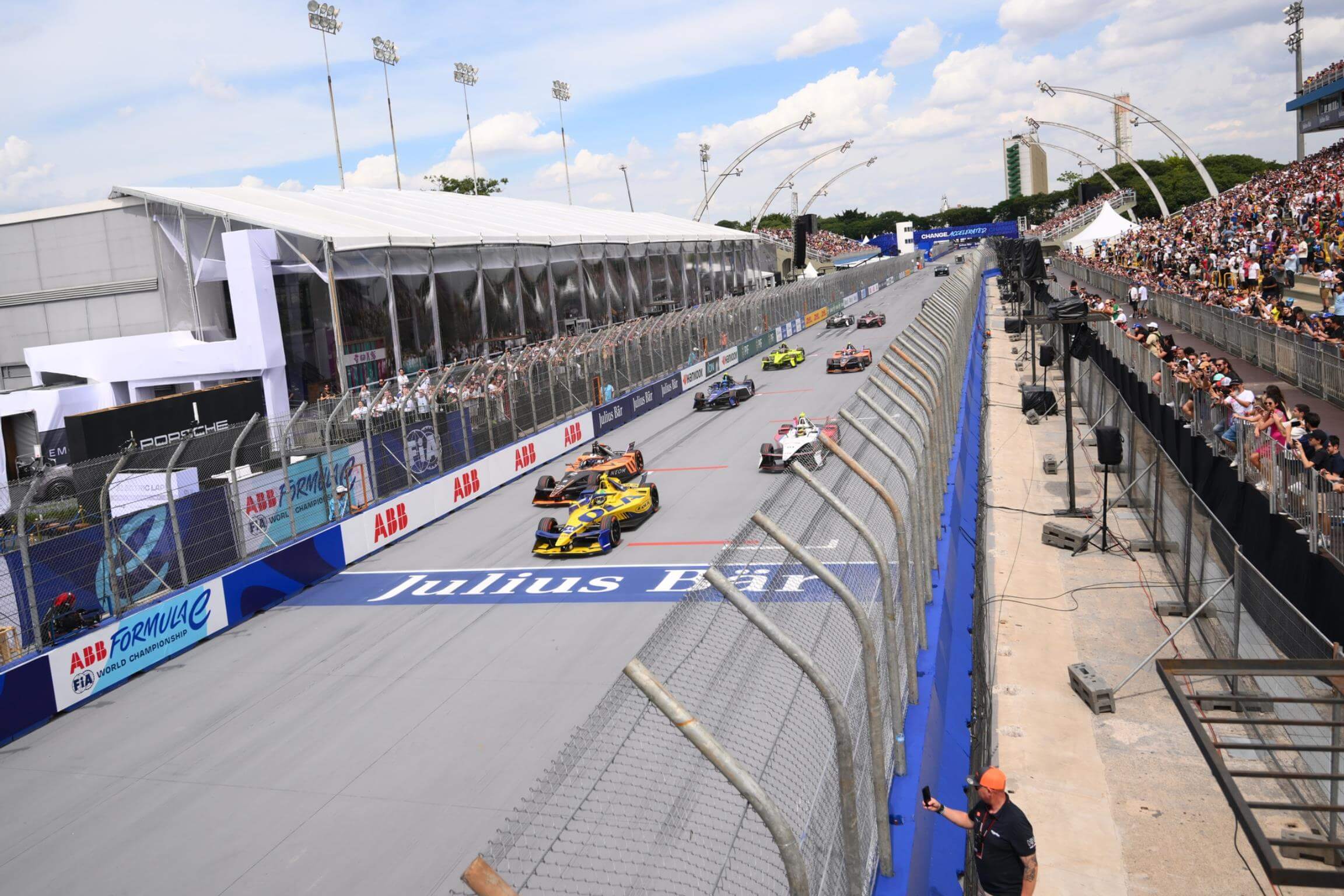 Formula E on TV: An average of 25,000 fans watched the start of the season in Sao Paulo on DF1 television